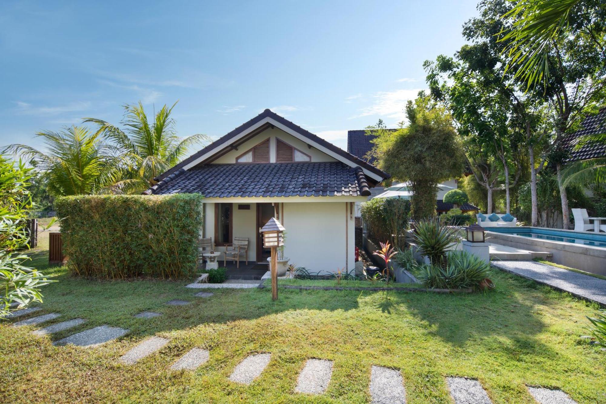 Sempiak Seaside Resort Selong Belanak Pokoj fotografie
